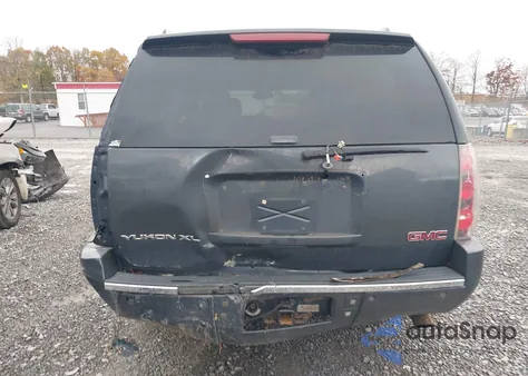 2008 GMC Yukon Xl 1500 Denali z USA, uszkodzony, nr VIN 1GKFK66858J173074